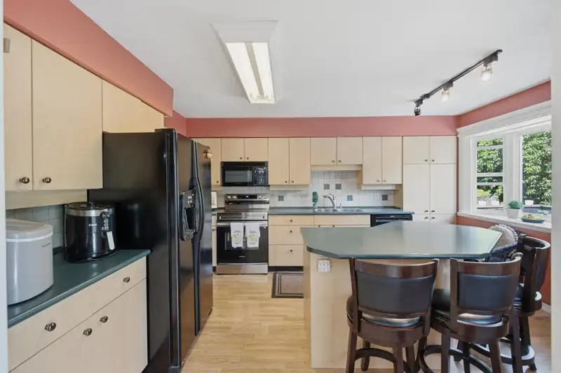 2413 SCOTT PLACE - photo 3 of 4