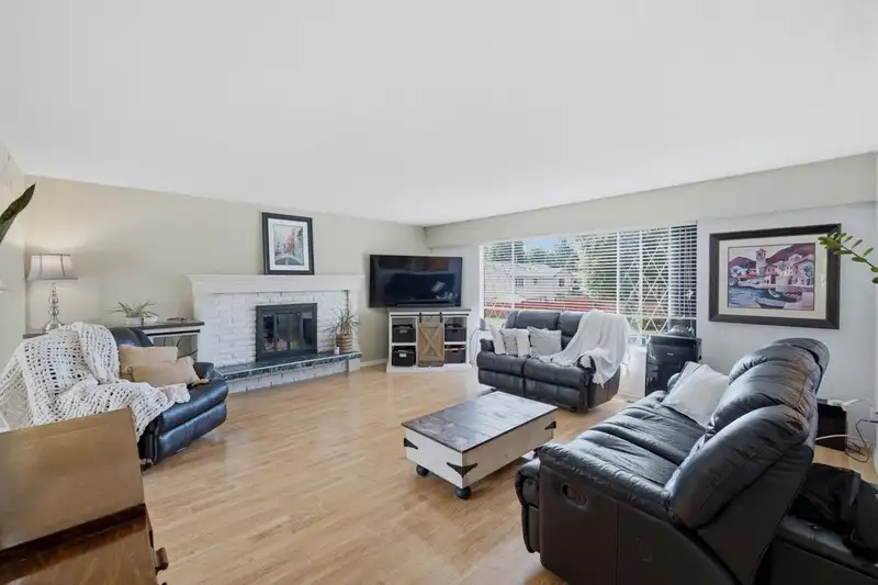 2413 SCOTT PLACE - photo 4 of 4
