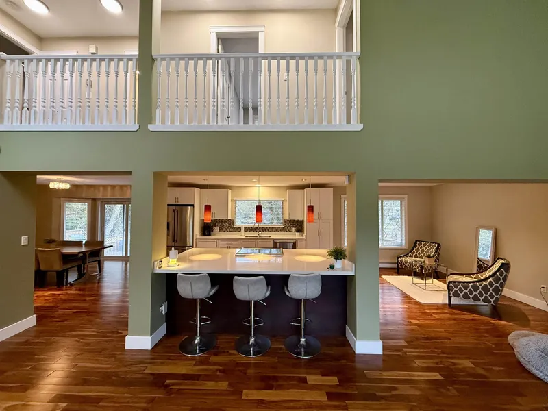 1510 MACDONALD PLACE - photo 3 of 25