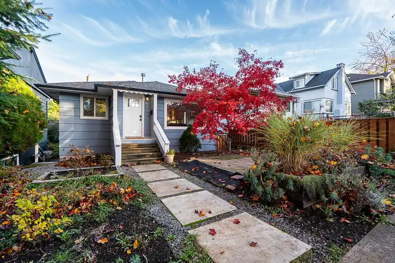 5070 WINDSOR STREET - photo 2 of 36