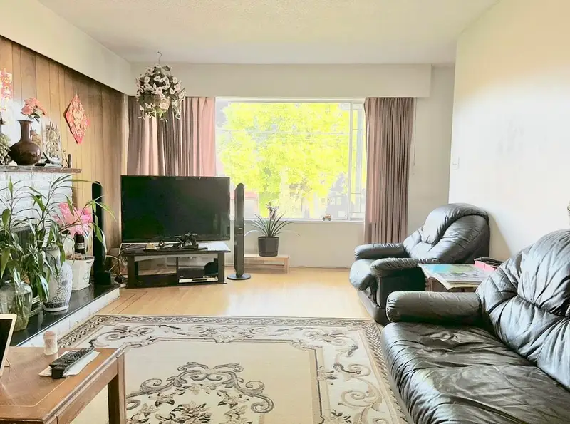 1312 E 28TH AVENUE - photo 4 of 4