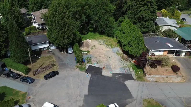 2974 EARLS COURT - photo 2 of 3