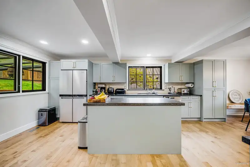 1570 EAST ROAD - photo 4 of 39