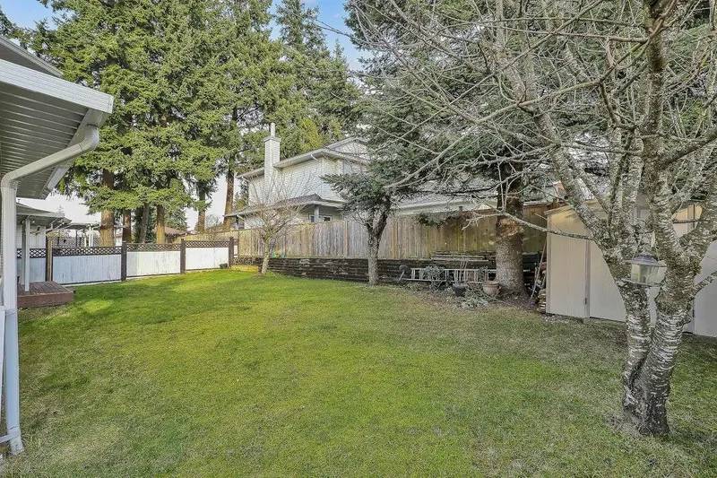 6378 124 STREET - photo 4 of 25