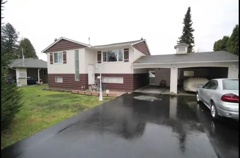 20732 114 AVENUE - photo 1 of 2
