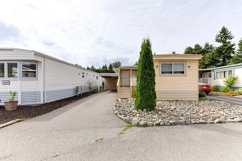 19636 PINETREE LANE - photo 2 of 30