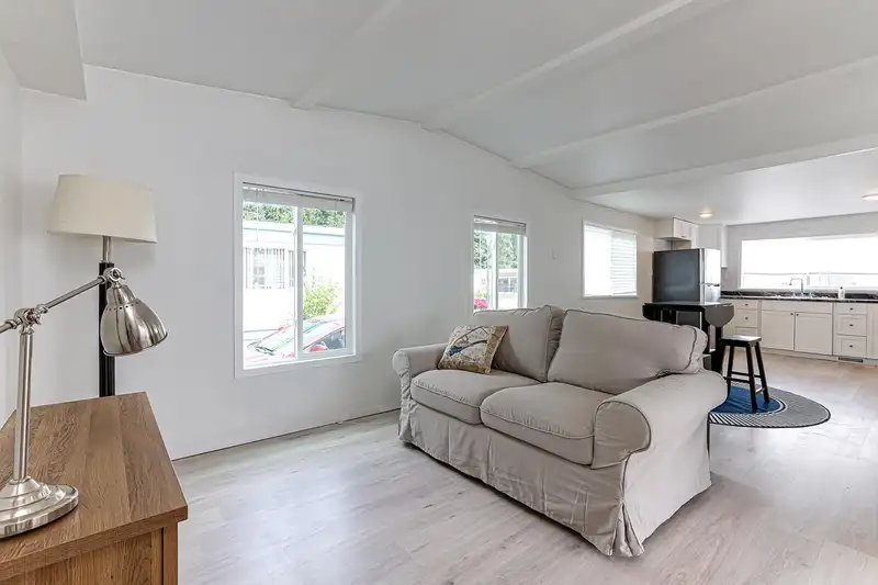 19636 PINETREE LANE - photo 4 of 30
