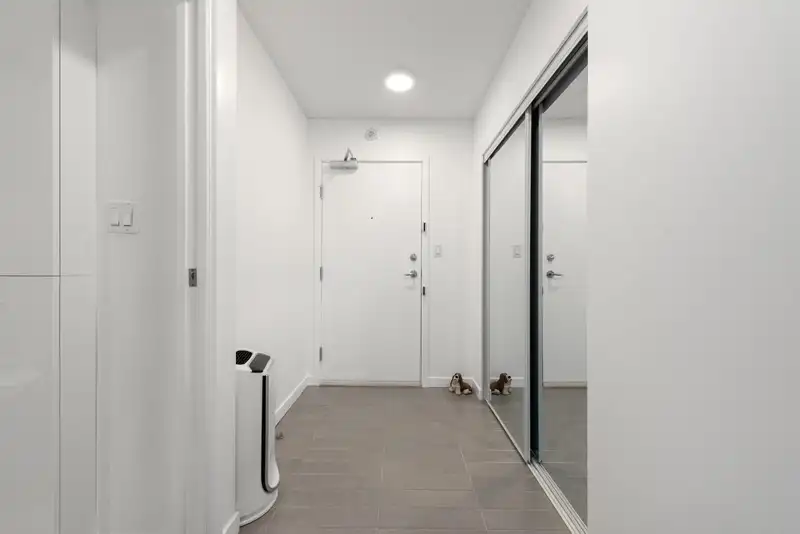 1711 788 HAMILTON STREET - photo 3 of 33