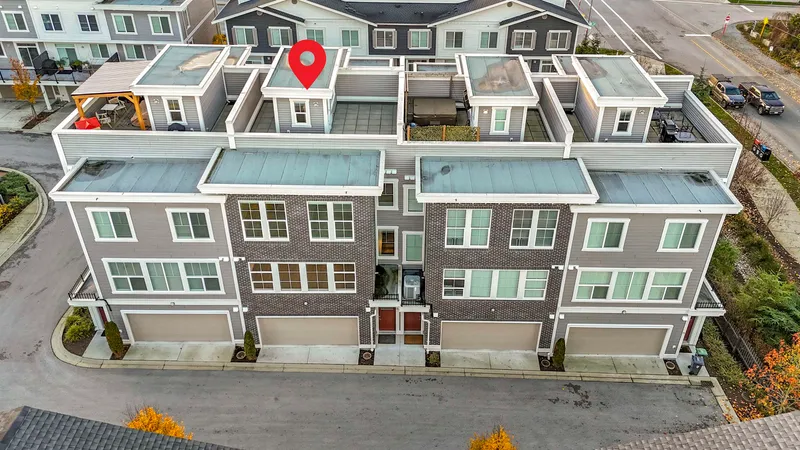 73 8371 202B STREET - photo 2 of 25