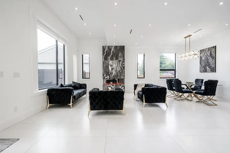 6052 172 STREET - photo 3 of 22