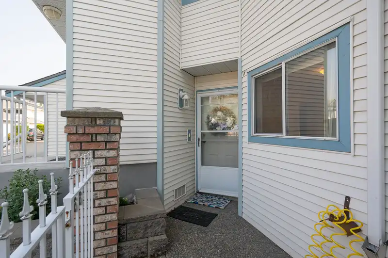 35 19797 64 AVENUE - photo 3 of 36