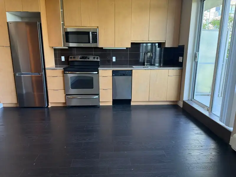 507 9025 HIGHLAND COURT - photo 4 of 11