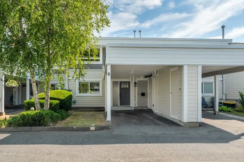 8 3031 WILLIAMS ROAD - photo 1 of 18