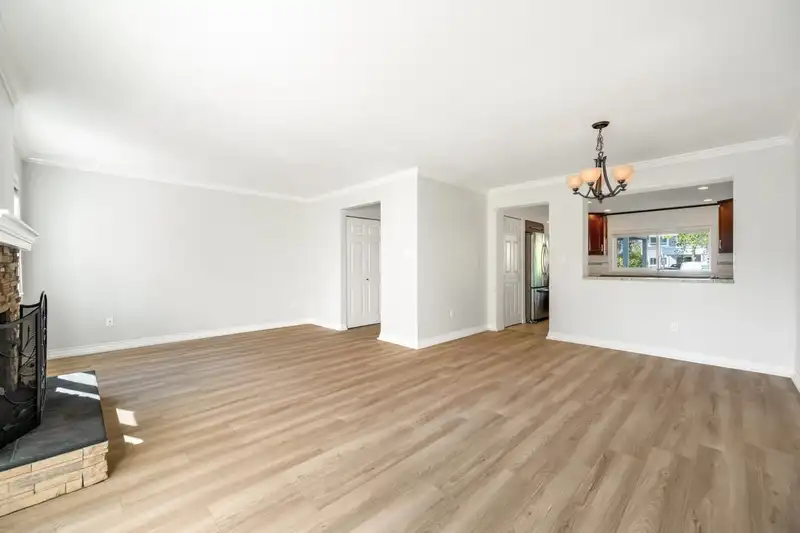8 3031 WILLIAMS ROAD - photo 4 of 18