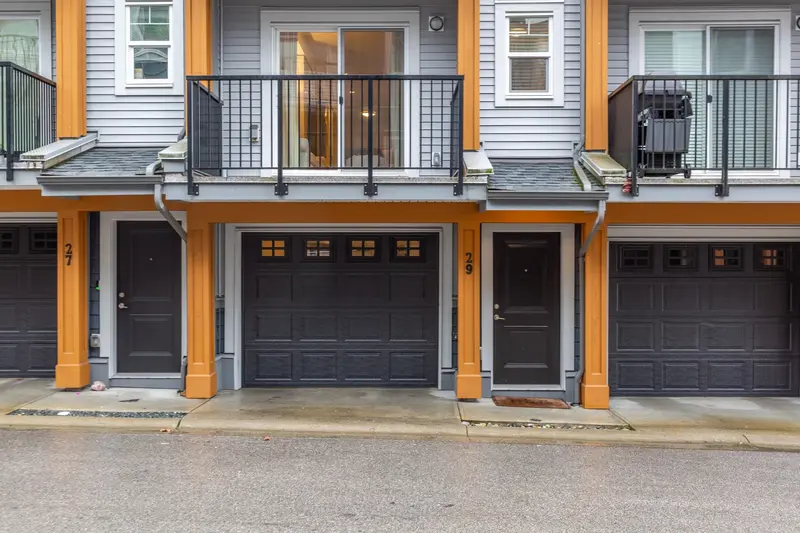 29 22810 113 AVENUE - photo 3 of 25