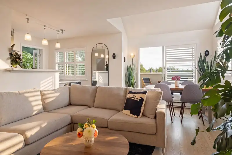 2558 W 4TH AVENUE - photo 3 of 30