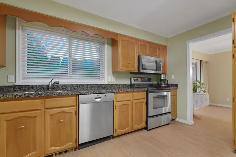 129 53 STREET - photo 4 of 31