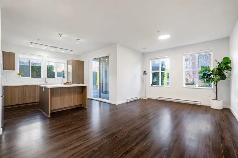 102 3323 151 STREET - photo 4 of 38