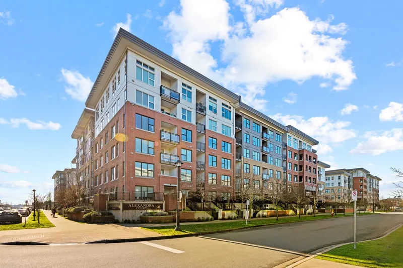 215 9388 TOMICKI AVENUE - photo 2 of 25