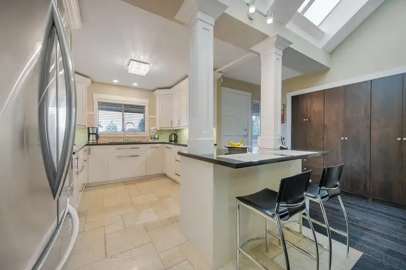 414 333 WETHERSFIELD DRIVE - photo 4 of 34