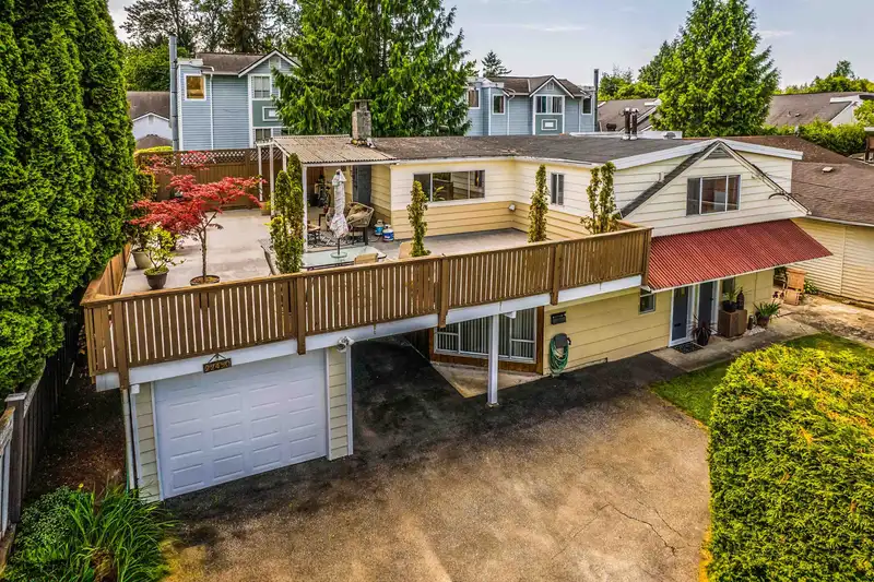 22450 STRENG AVENUE - photo 4 of 35