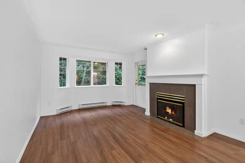 303 9865 140 STREET - photo 4 of 32