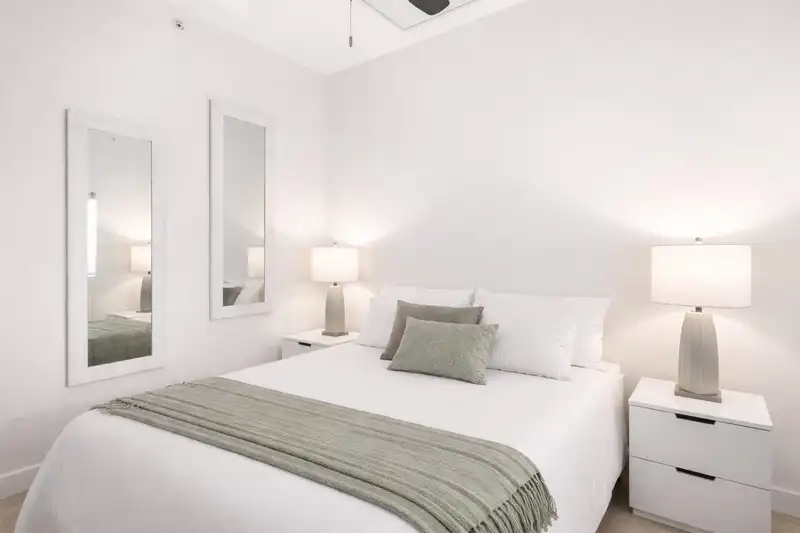 415 16398 64 AVENUE - photo 1 of 20