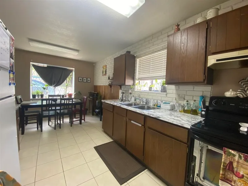 32525 GEORGE FERGUSON WAY - photo 4 of 11