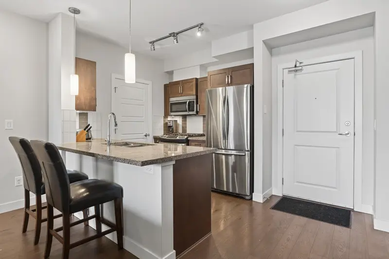 216 20068 FRASER HIGHWAY - photo 1 of 25