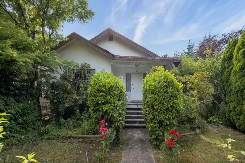 3707 ARBUTUS STREET - photo 2 of 22