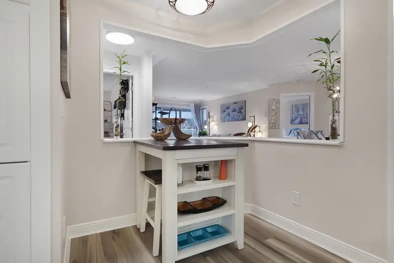 306 20217 MICHAUD CRESCENT - photo 3 of 37