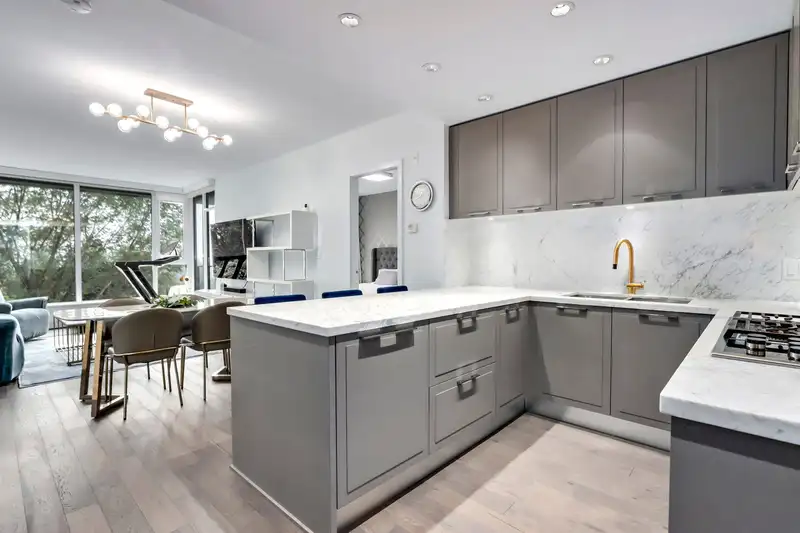 315 2118 W 15TH AVENUE - photo 2 of 22
