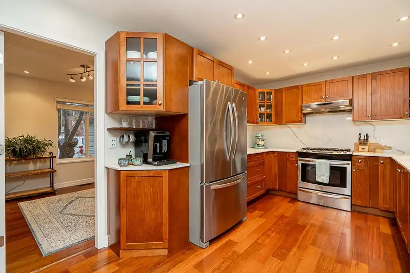 20735 115 AVENUE - photo 4 of 37