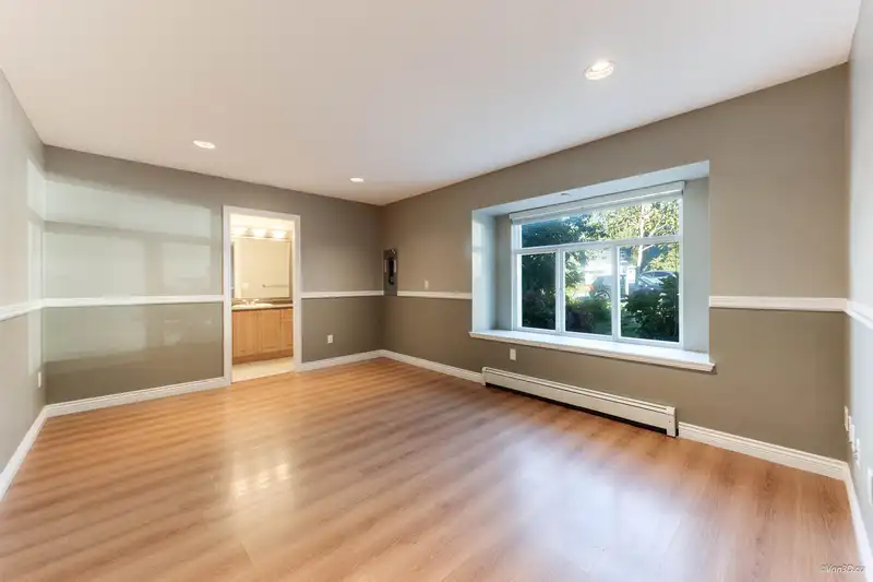 14922 102A AVENUE - photo 2 of 28