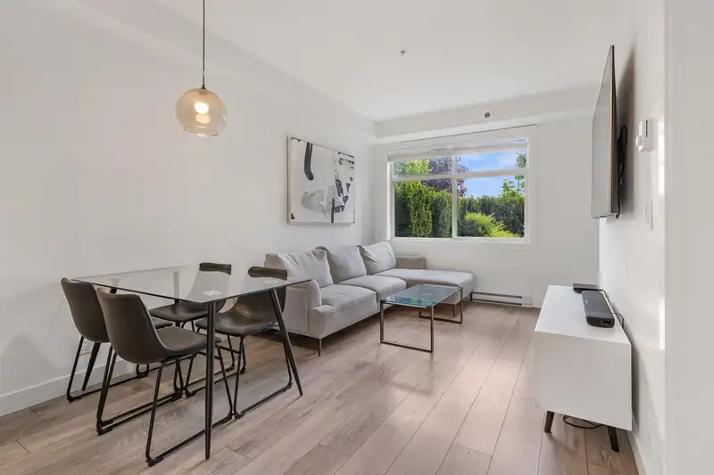 102 20673 78 AVENUE - photo 1 of 28