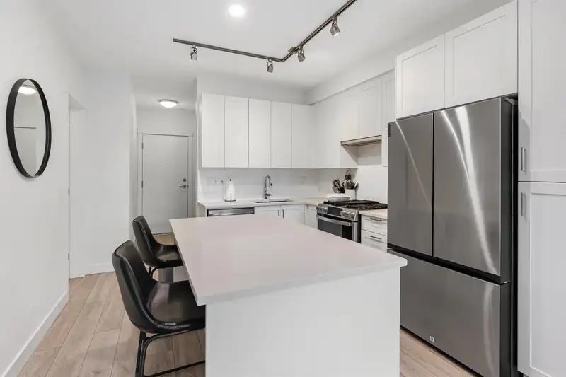 102 20673 78 AVENUE - photo 3 of 28