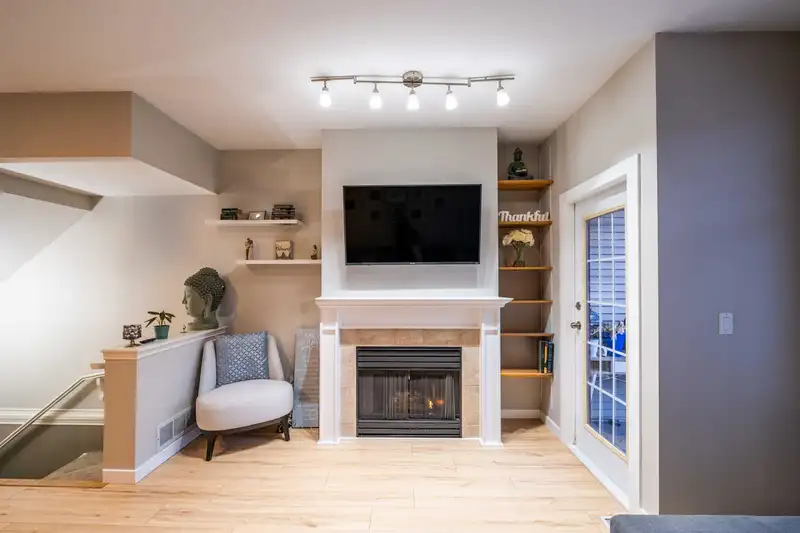 37 14877 58 AVENUE - photo 2 of 25