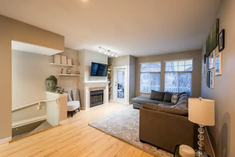 37 14877 58 AVENUE - photo 3 of 25