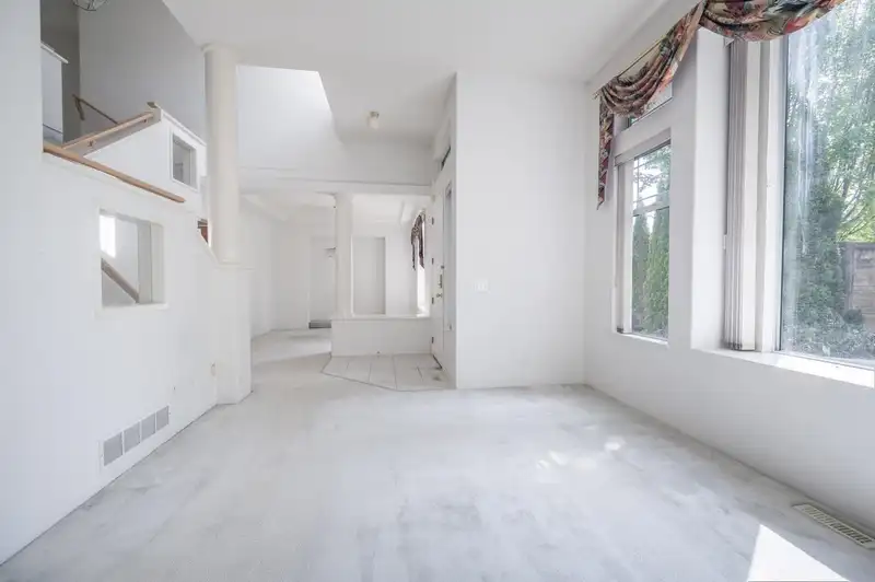 2546 COAST MERIDIAN ROAD - photo 4 of 26