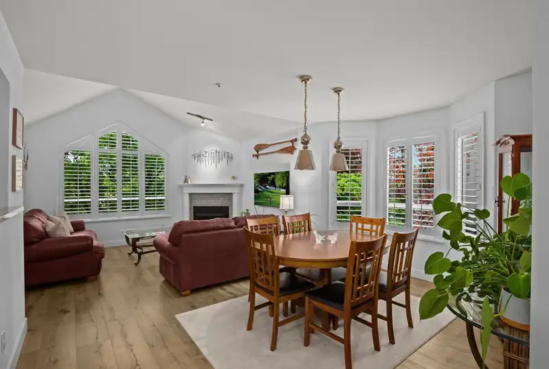303 1133 E 29TH STREET - photo 1 of 25