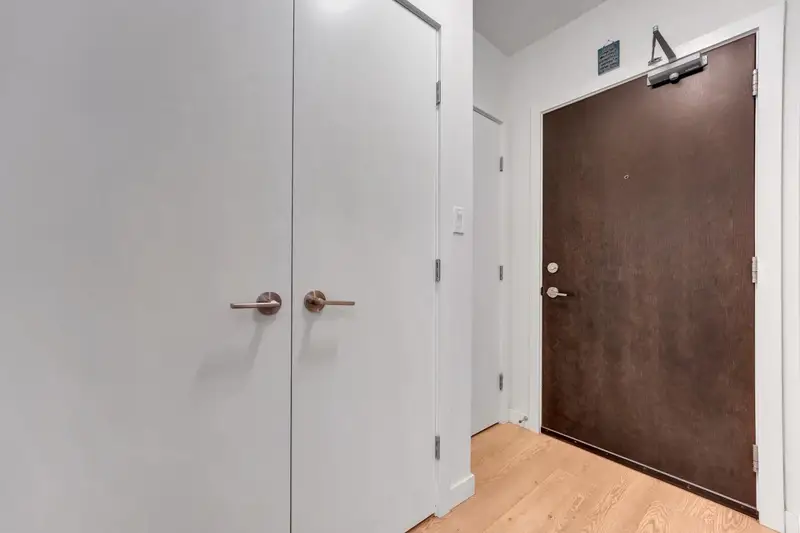 1106 3080 LINCOLN AVENUE - photo 2 of 25