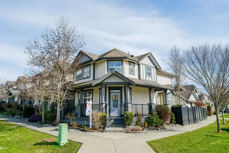 6602 193A STREET - photo 3 of 40