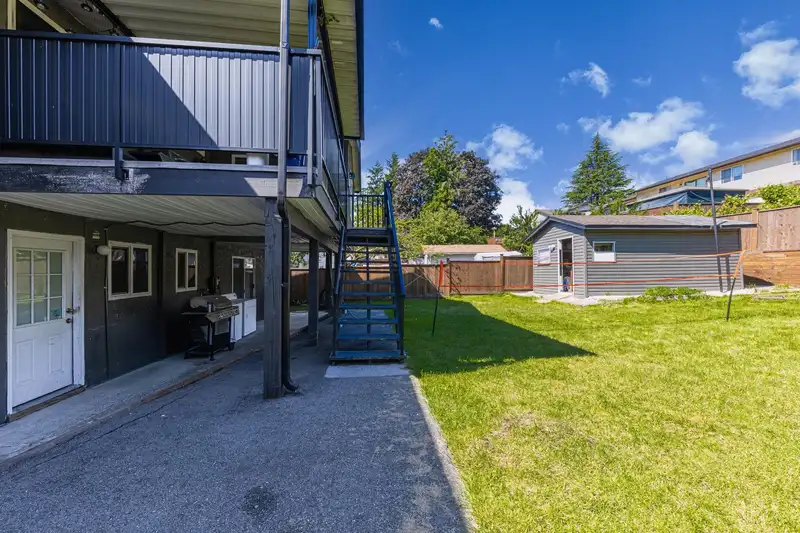 2572 SPRINGHILL STREET - photo 3 of 35