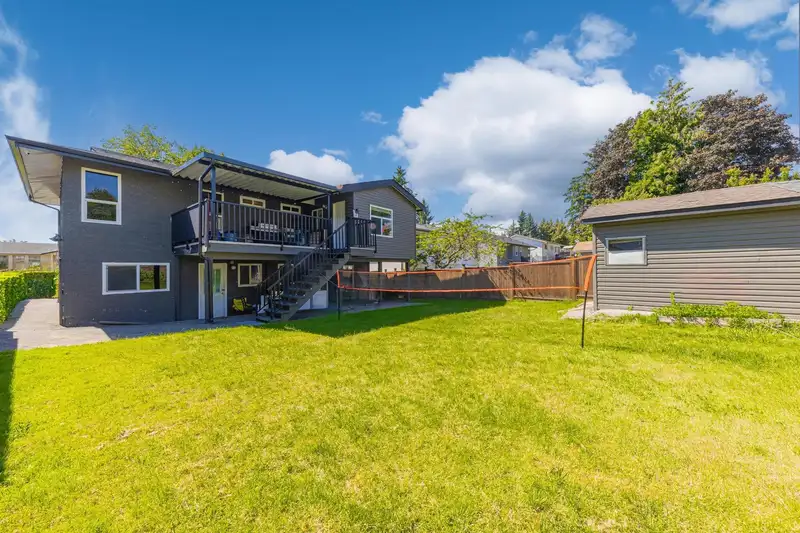 2572 SPRINGHILL STREET - photo 4 of 35