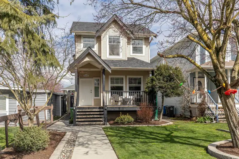 34707 4 AVENUE - photo 1 of 36