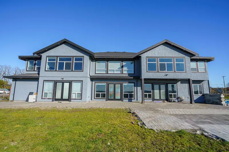 4371 184 STREET - photo 4 of 25