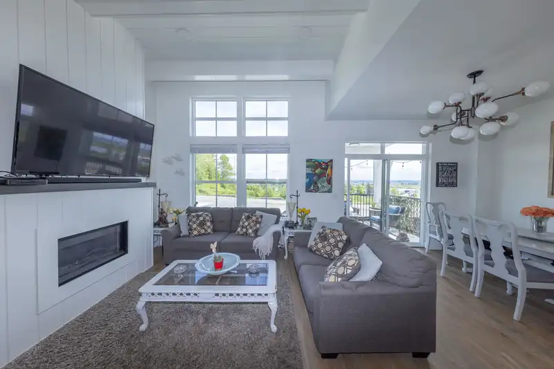 15 5528 148 STREET - photo 3 of 40