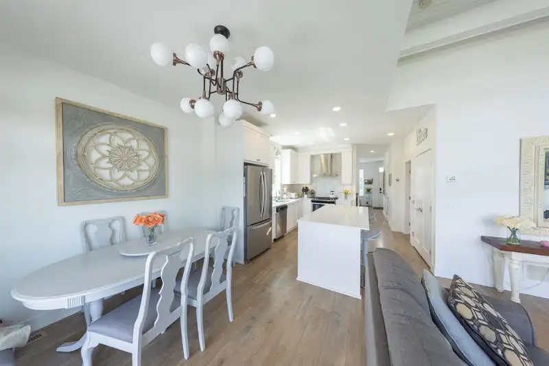 15 5528 148 STREET - photo 4 of 40