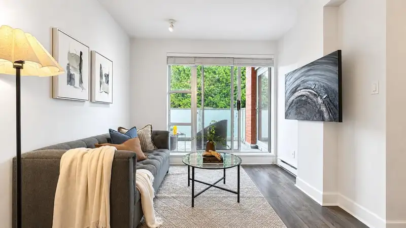 403 3811 HASTINGS STREET - photo 2 of 20
