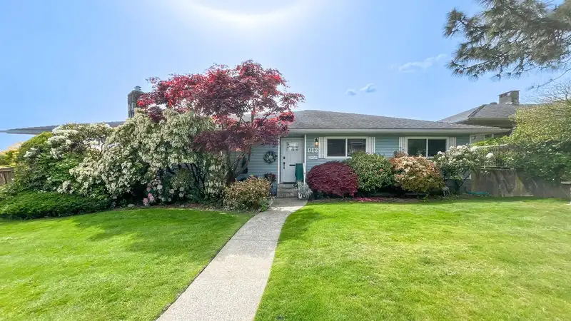 812 YORK STREET - photo 2 of 38